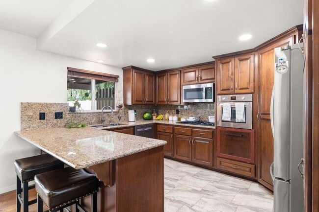 Building Photo - Beautiful 3 Bedroom Home in Norco