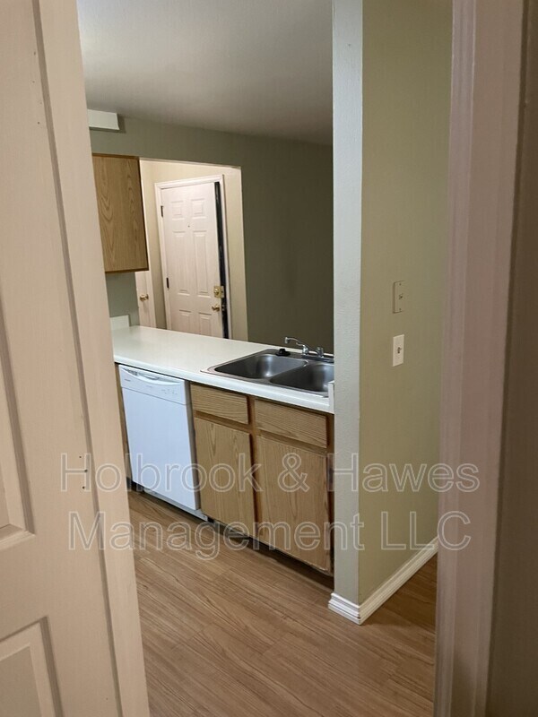 Building Photo - 4531 Boardwalk Dr