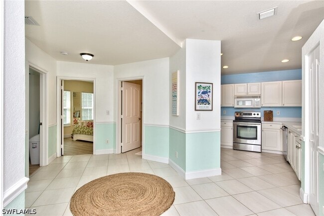 Building Photo - 1100 Diamond Cir