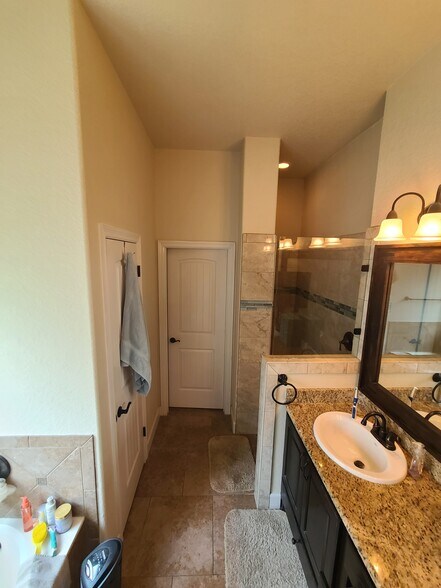 Building Photo - 15508 Fox Ln