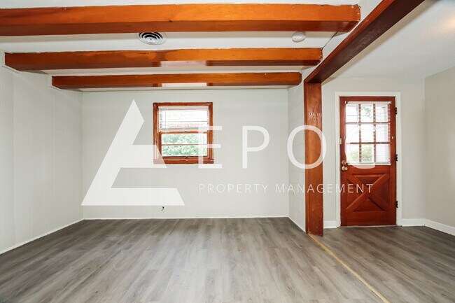 Building Photo - *Freshly Ready* Move In Today! - 2771 NC Hwy 14 Reidsville, NC 27320