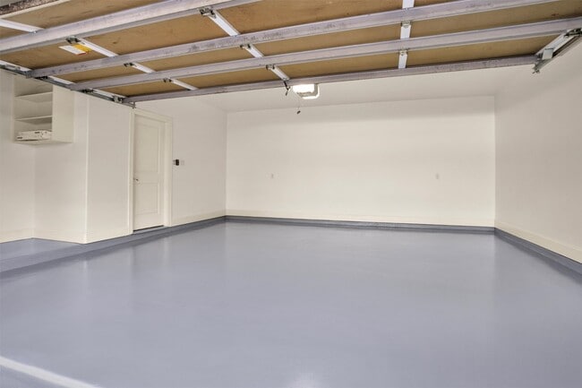 Building Photo - 2101 Elmen St