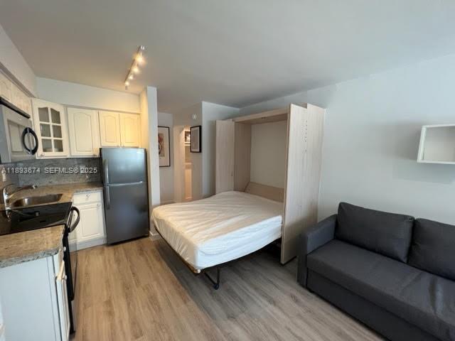 Building Photo - 4228 N Ocean Dr