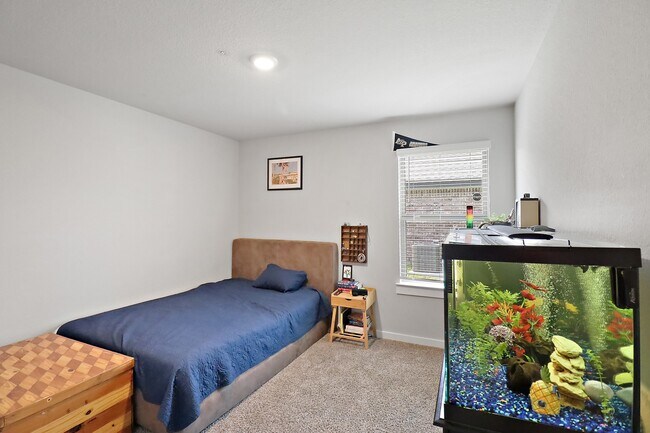 Building Photo - 127 Walnut Hl Ct