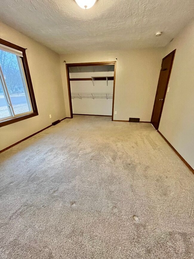 Building Photo - Updated 4 Bed/2 Bath East Side Ranch Home for Rent!!
