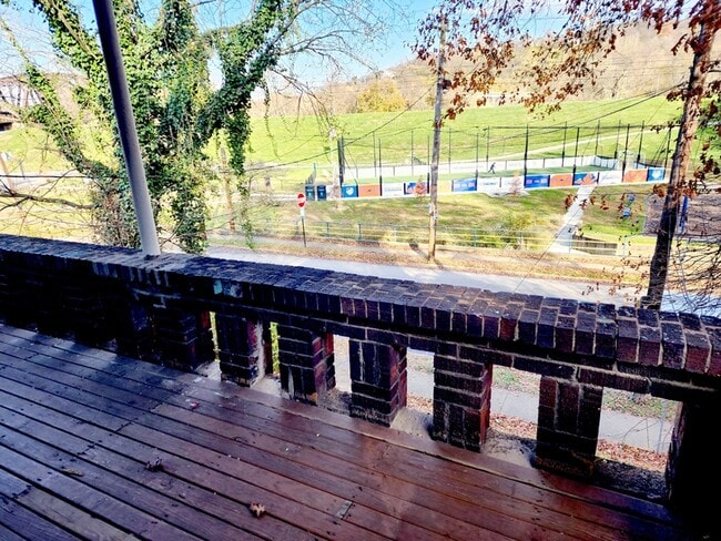 Building Photo - 1505 Eastern Ave