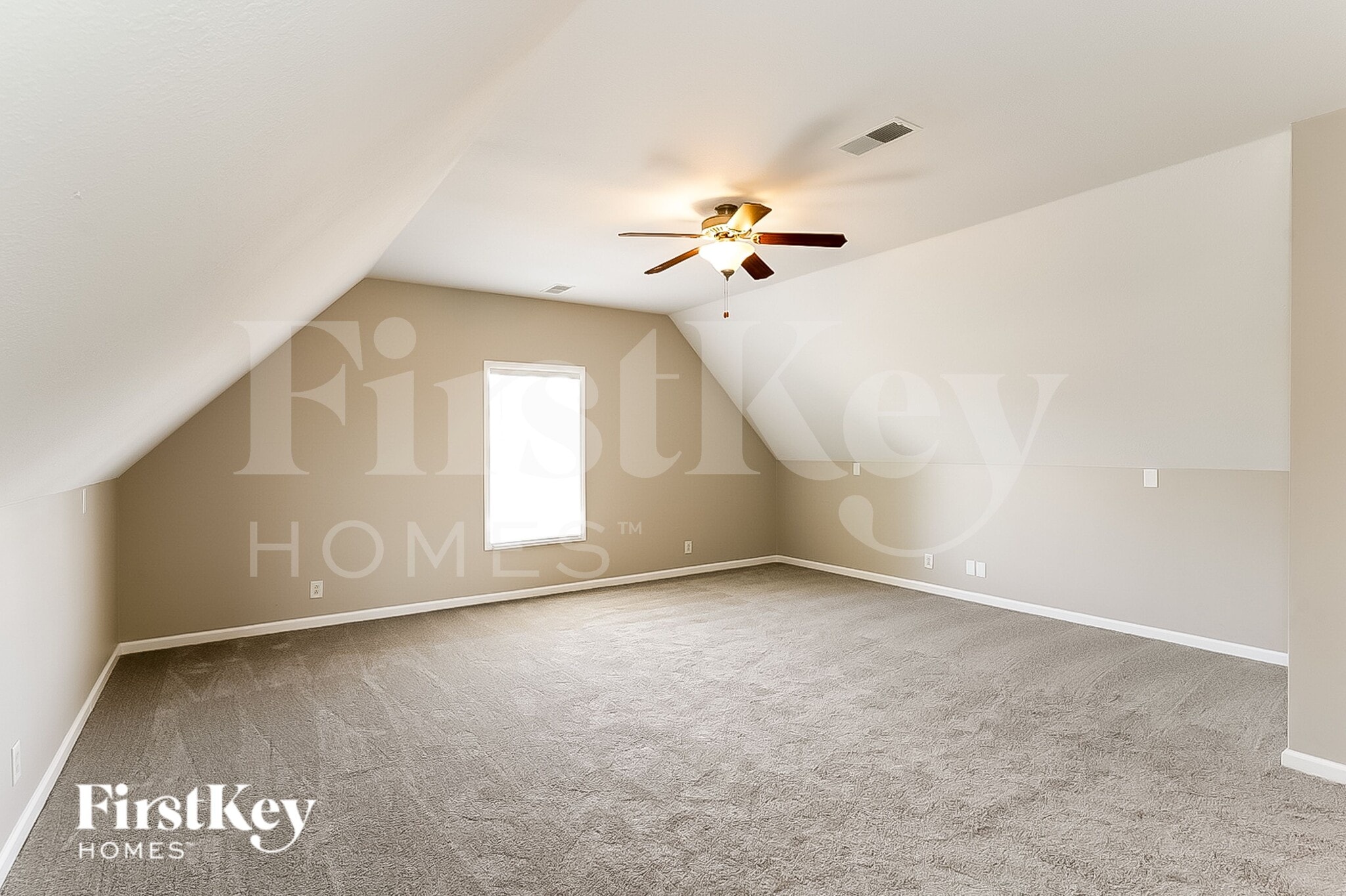 Building Photo - 3668 Aurora Dr