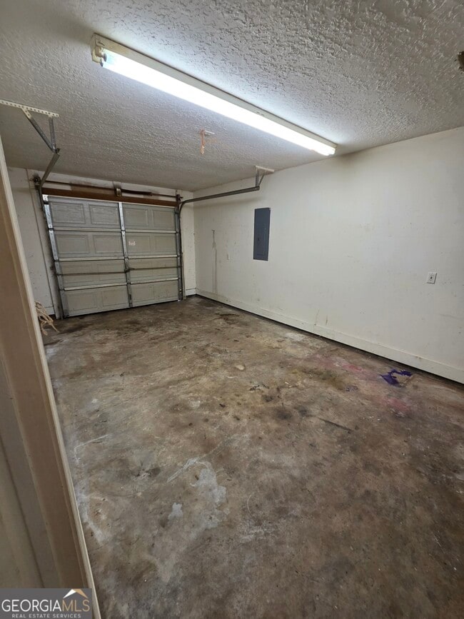 Building Photo - 516 S Arizona St