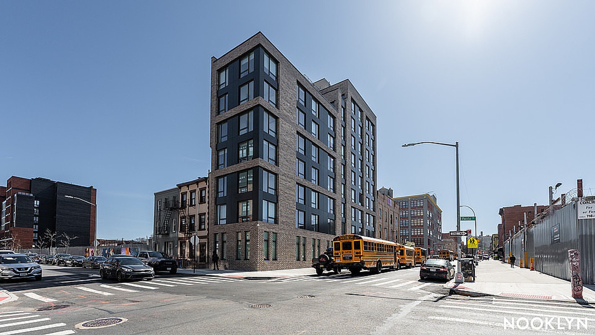 Building Photo - 527 Grand Ave