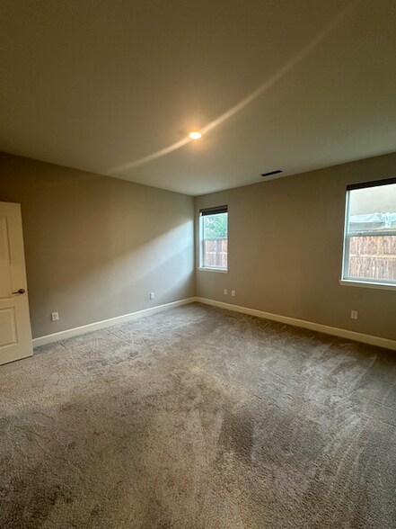 Building Photo - 6099 Ditch Rider Rd