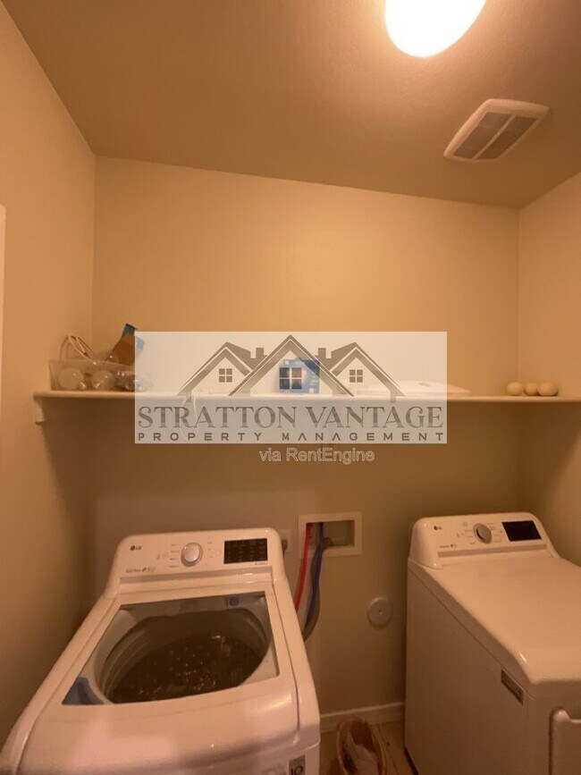 Building Photo - 24531 W Mobile Ln