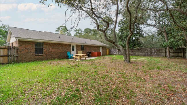 Building Photo - 1344 Bayshore Terrace