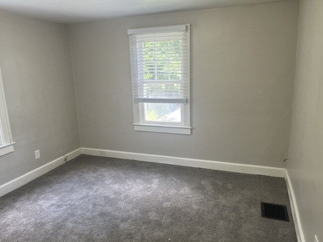 Building Photo - 370 Terrace Dr