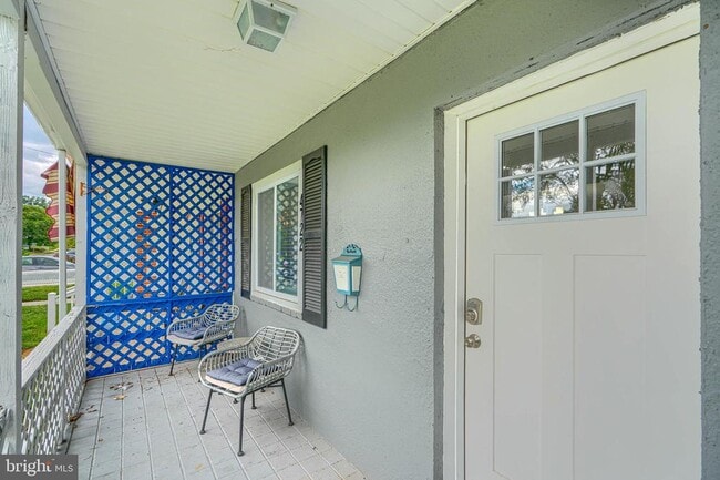 Building Photo - 4722 Raspe Ave