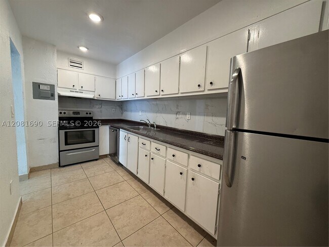 Building Photo - 7913 SW 104th St