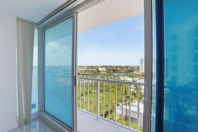 Building Photo - 3210 S Ocean Blvd