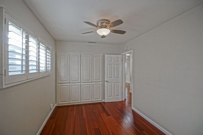 Building Photo - BEAUTIFULLY REMODELED, REDONDO HILLS HOME ...