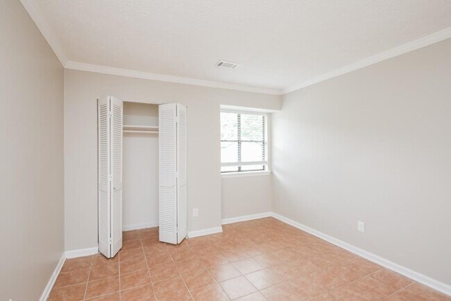 Building Photo - 5056 Rails Way