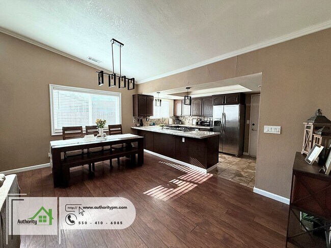 Building Photo - 2583 Velia St