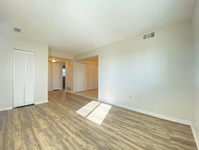 Building Photo - 3455-3457-APEX