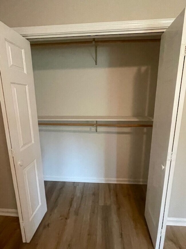 Building Photo - Condo in the heart of Winston-Salem!