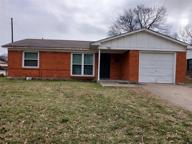 Building Photo - 706 Goldwood Dr