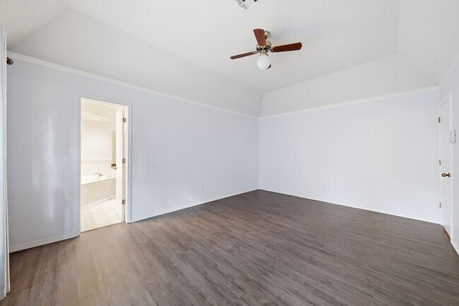 Building Photo - Large 3 bedroom, 2 bath home in Broken Arrow School District.
