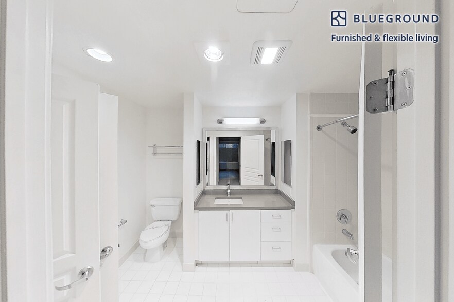 Building Photo - 2400 W El Camino Real