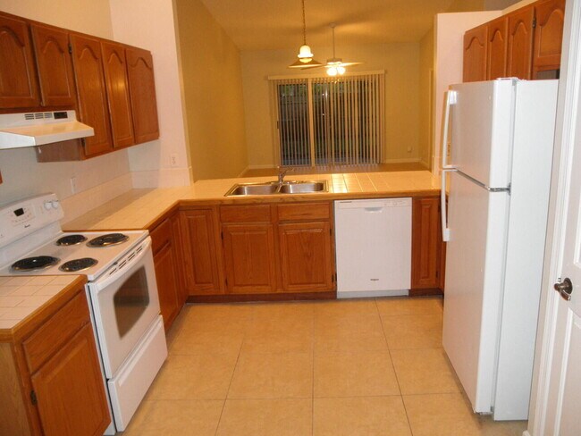Building Photo - 13708 Lavender Ln