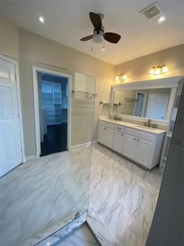 Building Photo - 2920 Pinehurst Ln