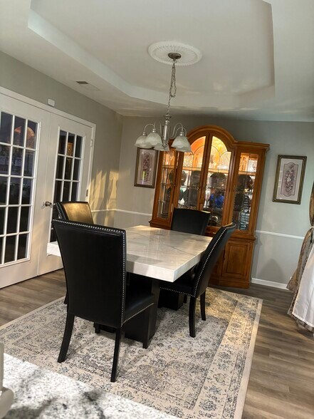 Building Photo - 4005 Sunhill Dr