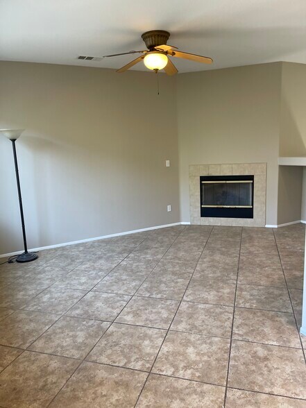 Building Photo - 33690 Willow Haven Ln