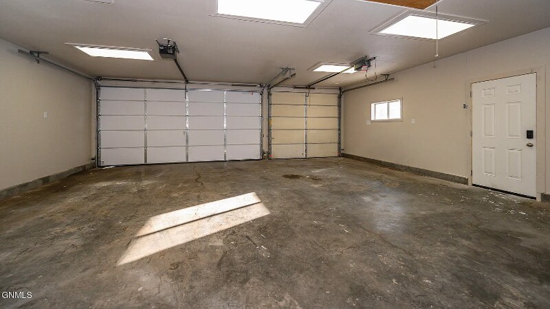 Building Photo - 1731 5th Ave NE