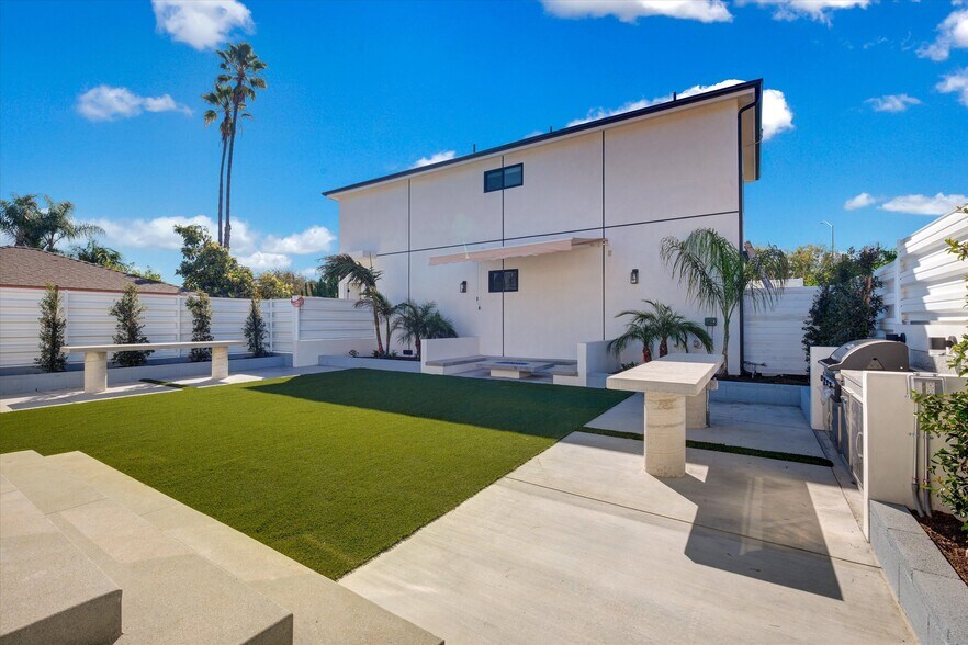 Building Photo - 5348 Thornburn St