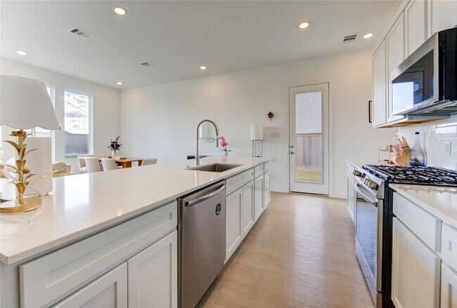 Building Photo - 21255 Doubtful Cyn Dr