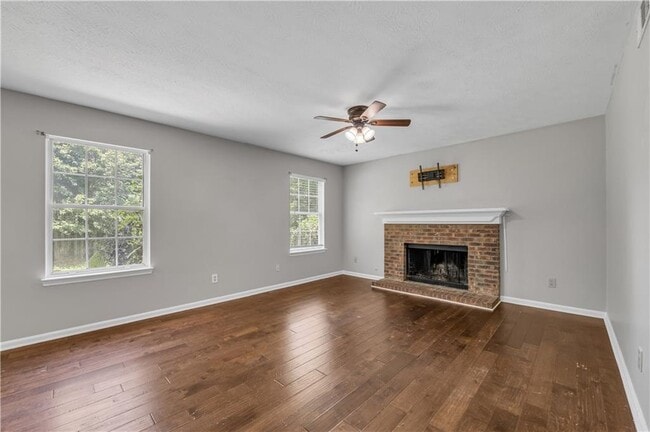 Building Photo - 4890 Evergreen Valley Way