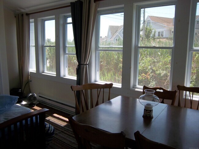 Building Photo - 55 Pine Island Rd