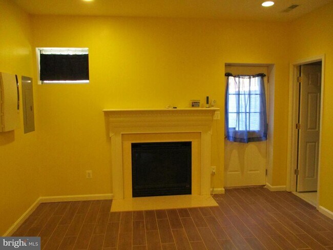 Building Photo - 9102 Marie Ct