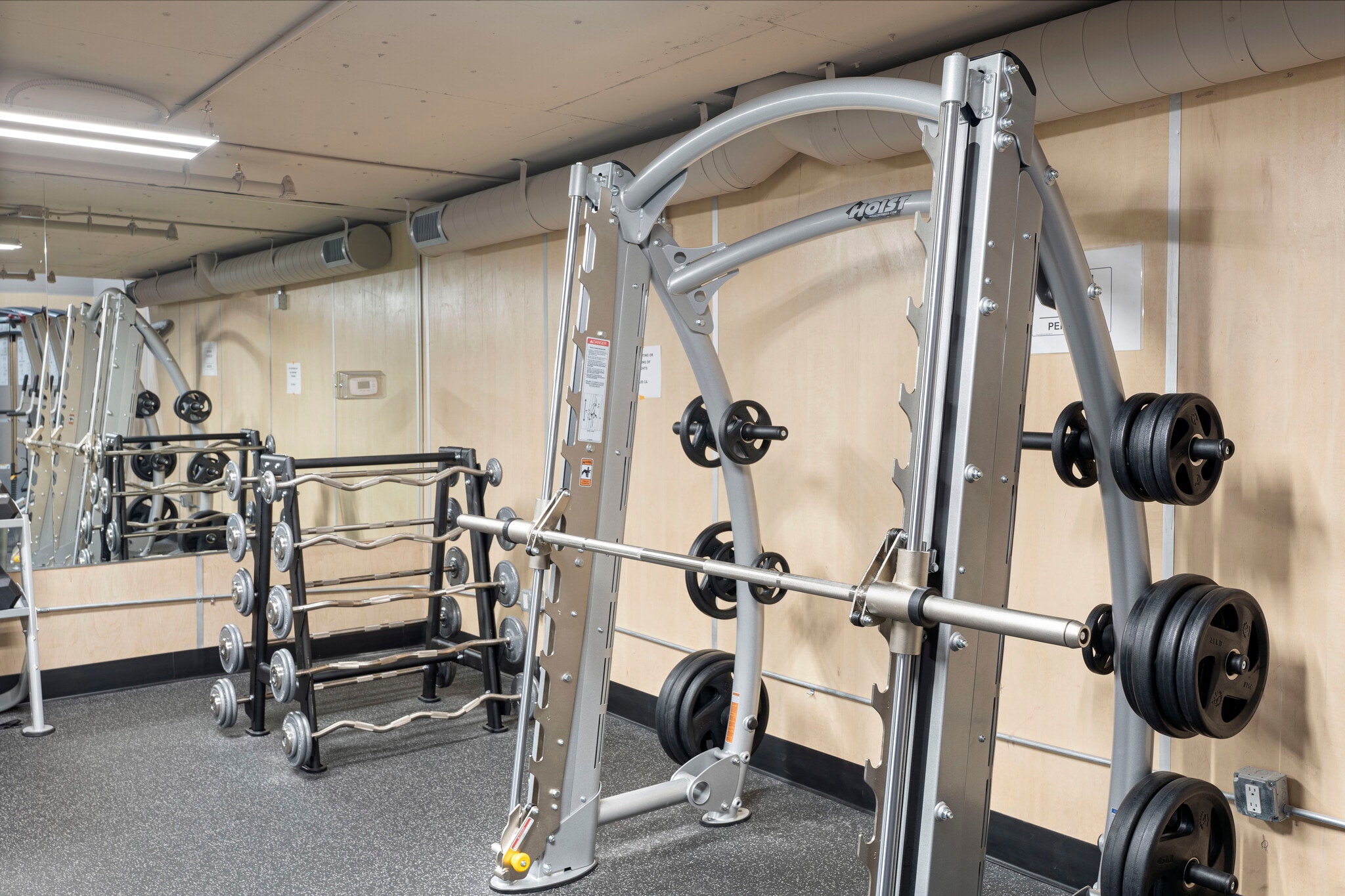 Building Photo - 10982 Roebling Ave