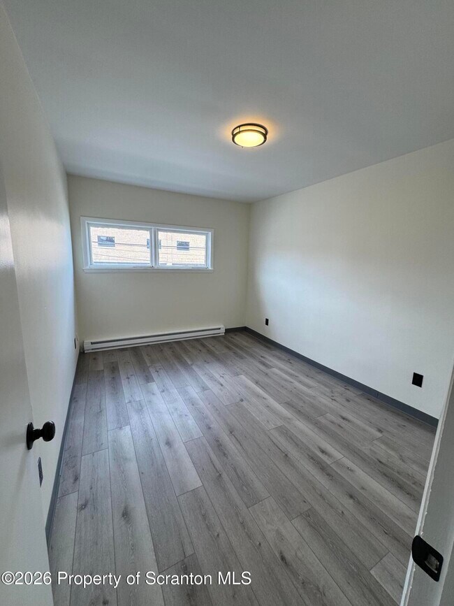 Building Photo - 615 3rd St