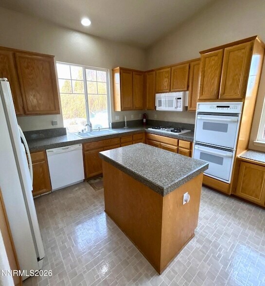 Building Photo - 7326 La Costa St