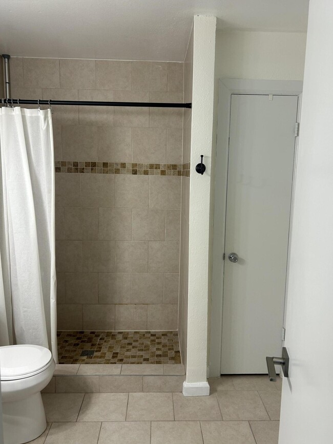 Building Photo - 64610 Pinehurst Cir