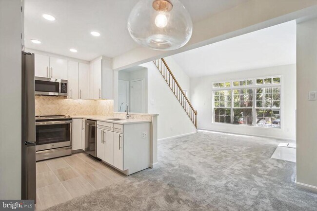 Building Photo - 2224 Springwood Dr