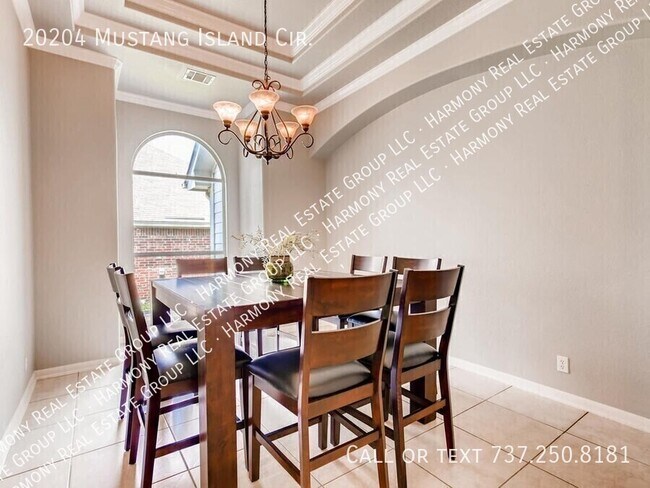 Building Photo - 20204 Mustang Island Cir