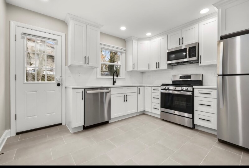 Primary Photo - 269 Fisher Ave