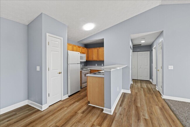 Building Photo - Cross Pointe Business Park***Walking Distance to Costco***2 Bedroom Apartment Promenade Developme...