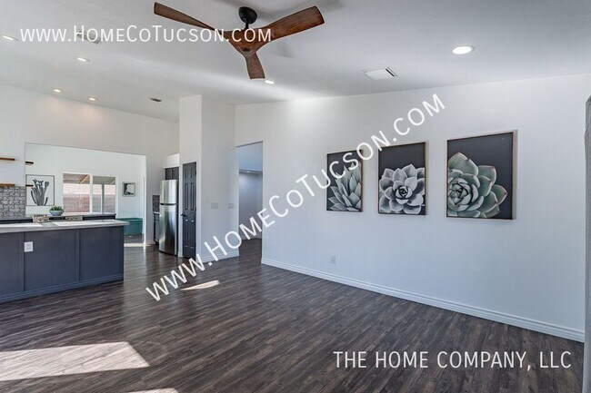 Building Photo - 2581 W Camino De La Joya