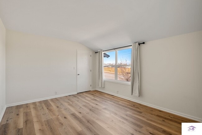 Building Photo - AVAILABLE NOW!