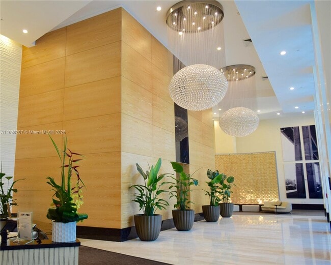Building Photo - 950 Brickell Bay Dr