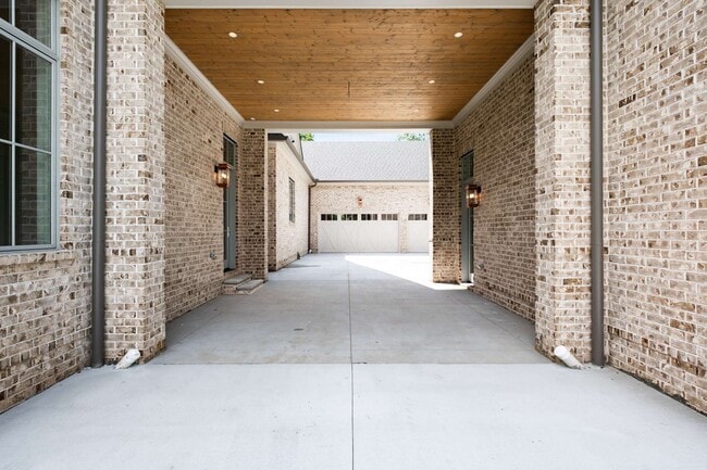 Building Photo - 8115 Devens Dr